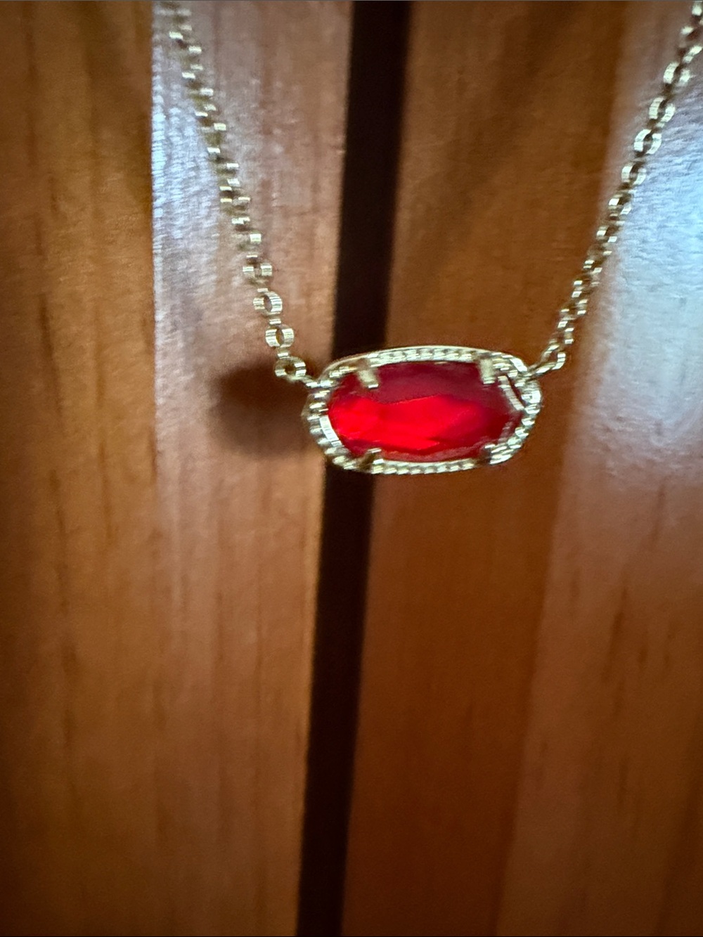 Kendra Scott necklace